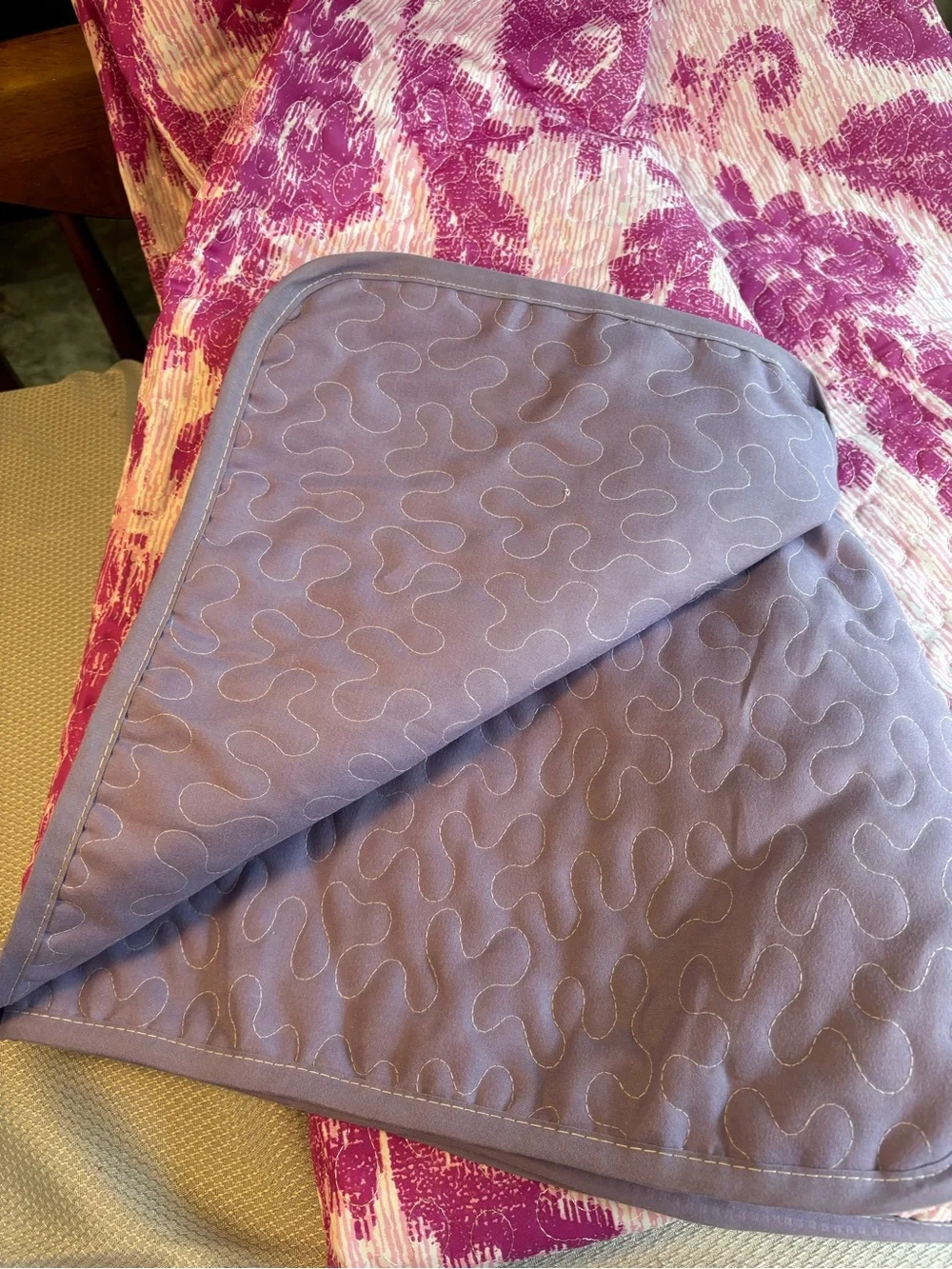 Microfiber Quilt Set in Pink Damask Pattern - 3-Piece Bedding